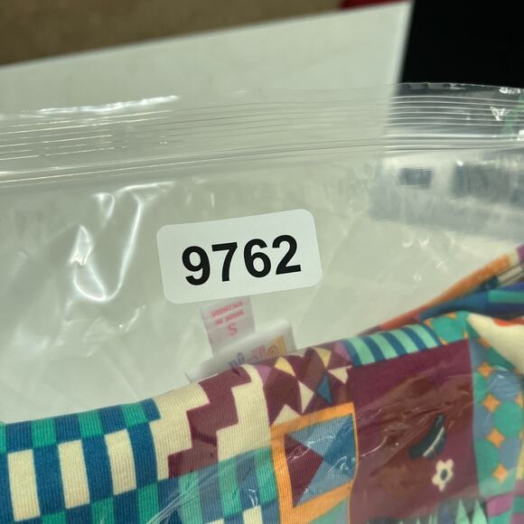 Disney LuLaRoe Shirt Womens Small Tunic Minnie Mouse Lounge Studio Workout Gym‎ - Picture 9 of 10